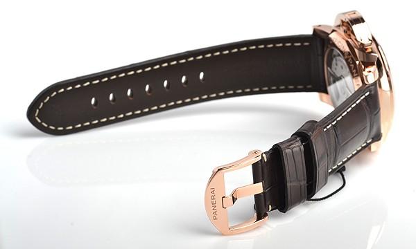 パネライ ルミノール1950 ３デイズ クロノフライバック オートマチック 44ｍｍ PAM00525