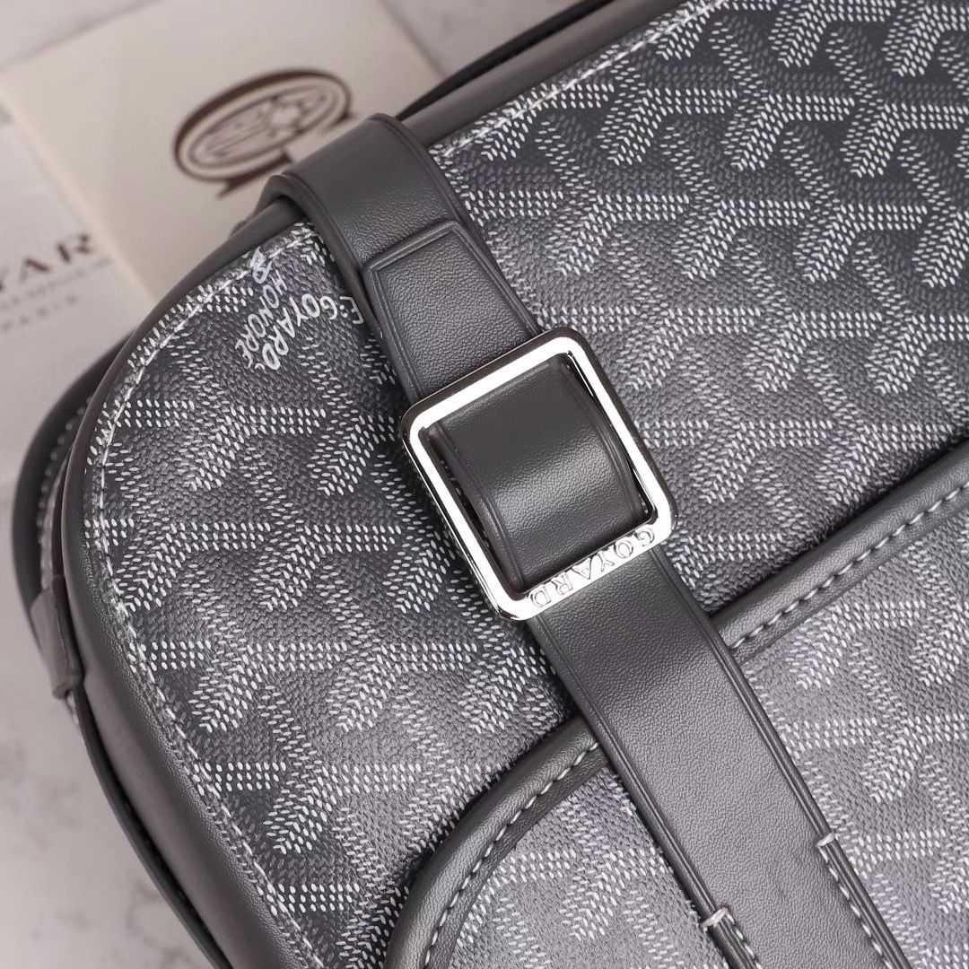 GOYARD  ゴヤール ベルヴェデール ユニセックス ショルダーバッグ グレー×シルバー金具 G2020698