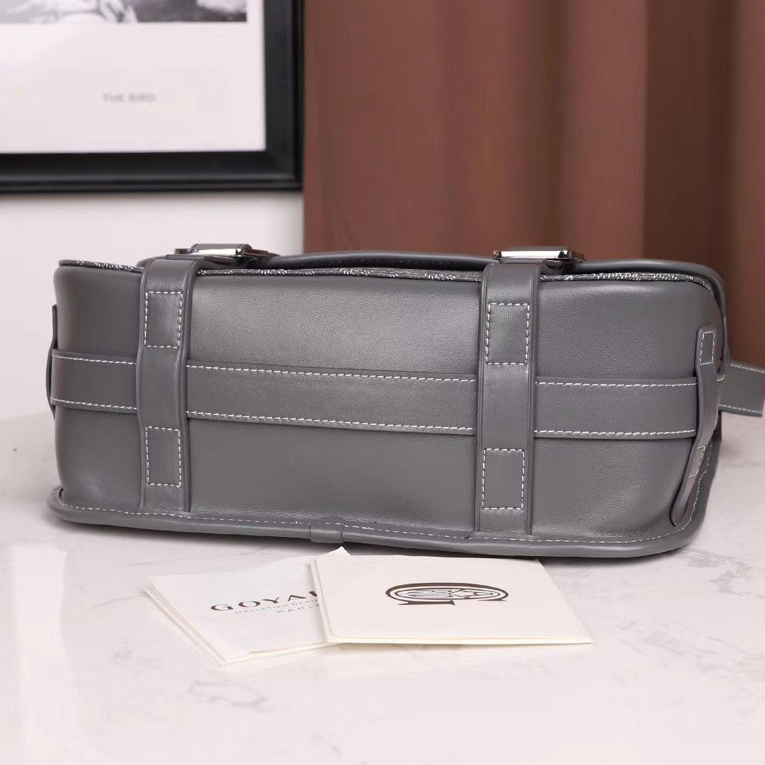 GOYARD  ゴヤール ベルヴェデール ユニセックス ショルダーバッグ グレー×シルバー金具 G2020698
