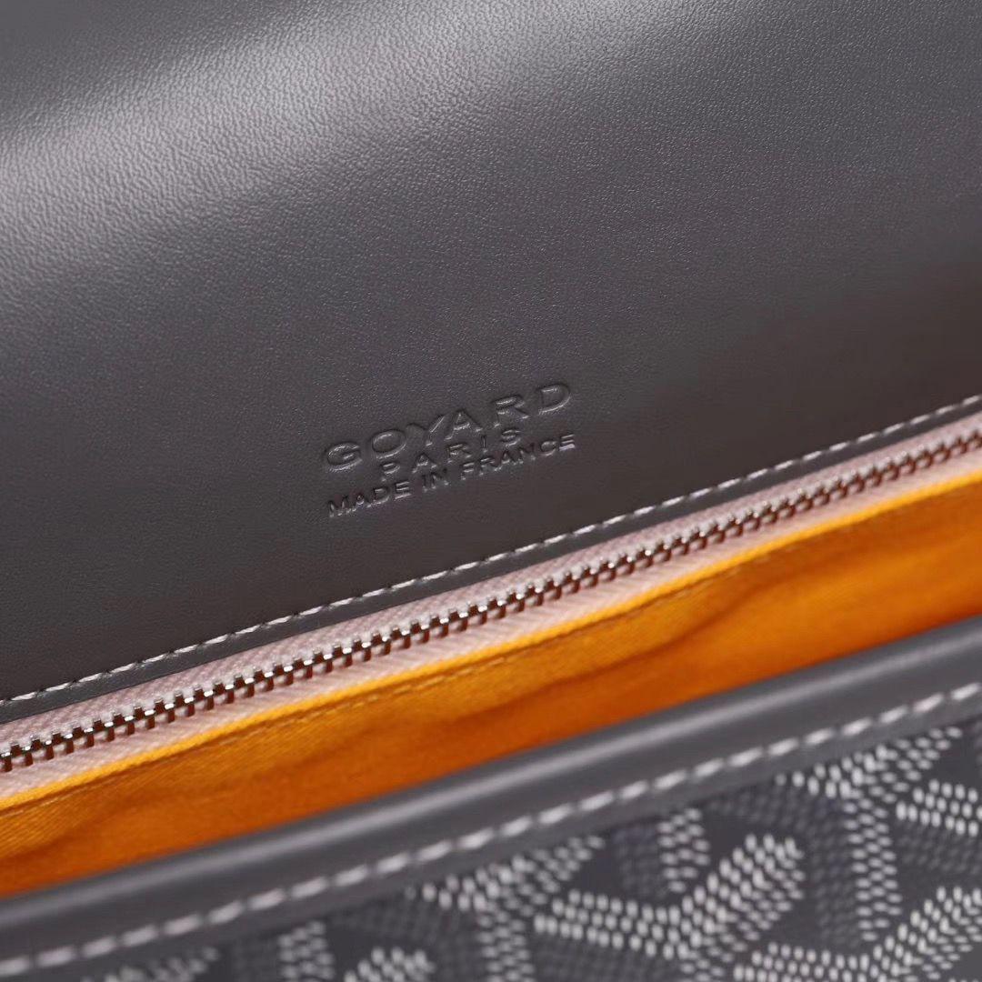 GOYARD  ゴヤール ベルヴェデール ユニセックス ショルダーバッグ グレー×シルバー金具 G2020698