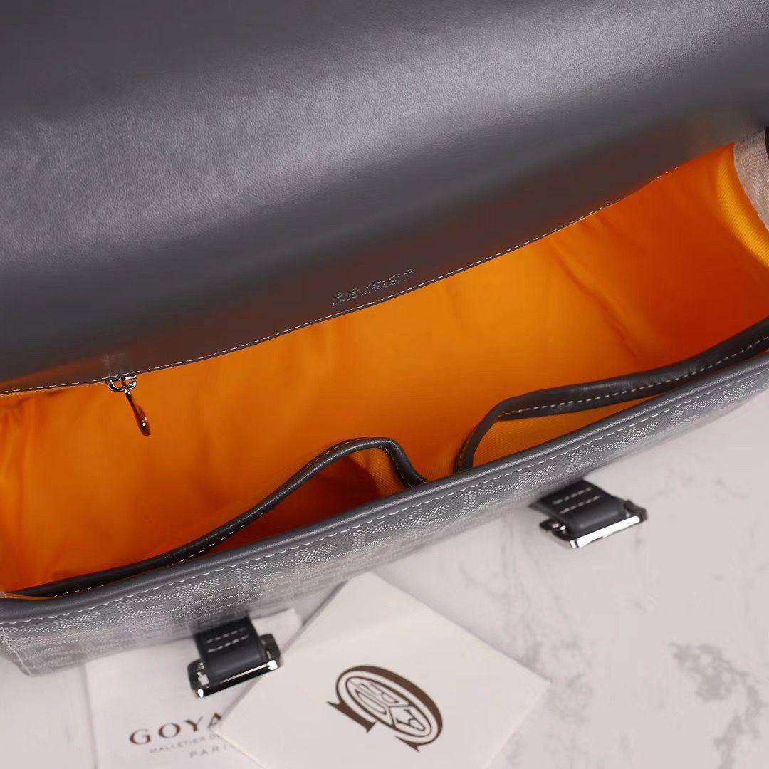 GOYARD  ゴヤール ベルヴェデール ユニセックス ショルダーバッグ グレー×シルバー金具 G2020698