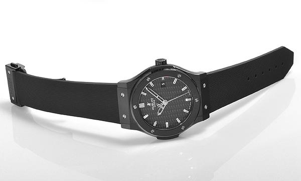 ウブロ クラシックフュージョン ブラックマジック セラミック４２ｍｍ 542.CM.1770.RX