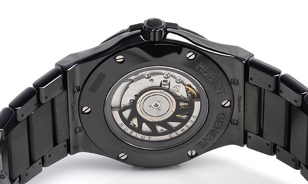 人気のウブロ クラシックフュージョン ブラックマジック セラミック４５ｍｍ 511.CM.1770.CM