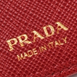 プラダ PRADA 二つ折り財布 サフィアーノ トライアングル SAFFIANO TRIANG 三角ロゴプレート フォーコレッド 1ML225 QHH F068Z レディース