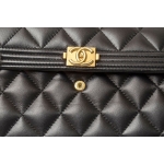 シャネル CHANEL ボーイシャネル ラムスキン 黒 ブラック ゴールド金具 A80286 財布