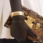 LOUIS VUITTONブレスレット ルイ・ヴィトン バングル 