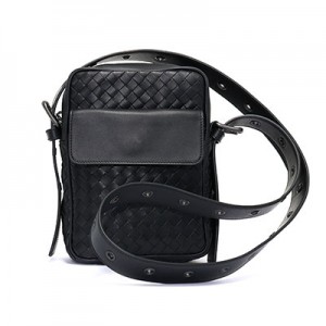 ボッテガヴェネタ BOTTEGA VENETA ショルダーバッグ イントレチャート ブラック 163313 V4651 1000 メンズ レディース
