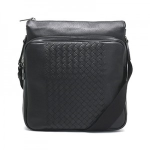 ボッテガヴェネタ BOTTEGA VENETA ショルダーバッグ イントレチャート 【INTRECCIATO】 ブラック 396060 VAKH1 1000 メンズ