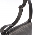 ボッテガ・ヴェネタ BOTTEGA VENETA イントレチャート　斜め掛けショルダーバッグ 221065 V4651 1000 牛革