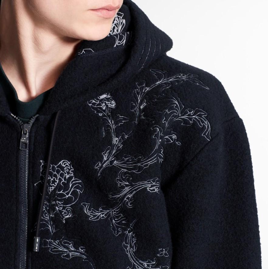 LOUIS VUITTON エンブロイダリーLVフラワージップスルーフーディ 1A8A74