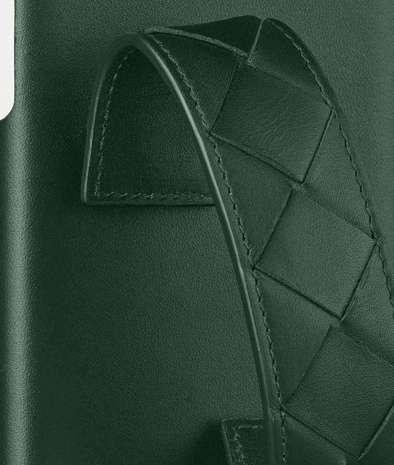 ボッテガ.ヴェネタ Bottega Veneta 編込み レザーハンドル付き iPhone11 iPhone12ケース 625660VCPQ33107