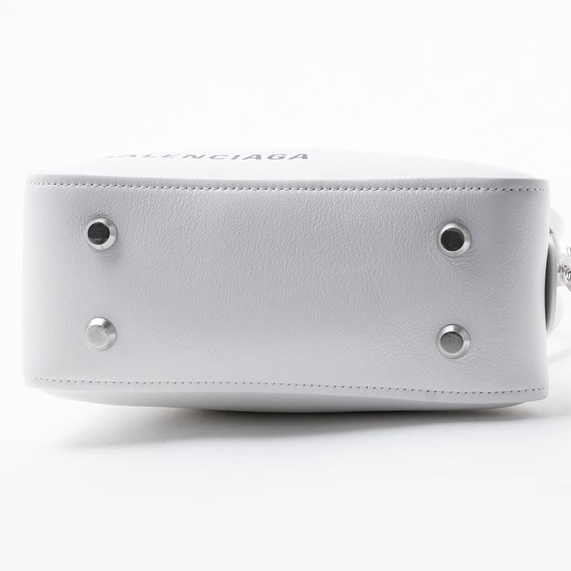 バレンシアガ BALENCIAGA ハンドバッグ 2WAY ホワイト レディース プレゼント ギフト レザー 本革  TRIANGLE DUFFLE トライアングル 476975 c8k02 9000​