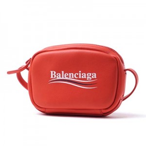 バレンシアガ BALENCIAGA ショルダーバッグ レッド レディース ギフト プレゼント レザー 本革 ポシェット EVERYDAY CAMERA XS エブリデイ カメラバッグ 489809 d6w9n 6570 ​