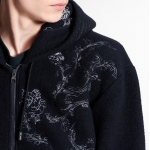 LOUIS VUITTON エンブロイダリーLVフラワージップスルーフーディ 1A8A74
