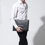 バレンシアガBALENCIAGA クラッチバッグ ブラック メンズ  カジュアル モノグラム ロゴ レザー 485112 dlq5n 1060
