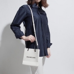 バレンシアガ BALENCIAGA トートバッグ 2WAY ホワイト レディース ギフト プレゼント レザー 本革 SHOPPING TOTE ショッピング トート 528655 0ai1n 9060 ​