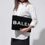 バレンシアガ BALENCIAGA ポーチ ブラック レディース レザー 本革 ギフト プレゼント ブラック ムートン  SHEARLING シアリング 492681 0e91n 1080​