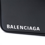 バレンシアガ BALENCIAGA ハンドバッグ 2WAY ブラック レディース ギフト プレゼント レザー 本革  TRIANGLE DUFFLE XS トライアングル 527272 c8k02 1000​