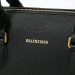 BALENCIAGAバレンシアガ  レザー ボストンバッグ ショルダーバッグ 南京錠付き NOIR/BLANC レディース  518872 0OT0M 1000​