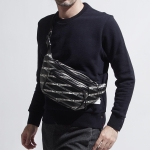 バレンシアガ BALENCIAGA ボディバッグ ベルトバッグ ブラック メンズ ウエストポーチ バッグ モード トレンド  エクスプローラー  529550 0xt25 1073​