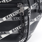 バレンシアガ BALENCIAGA ボディバッグ ベルトバッグ ブラック メンズ ウエストポーチ バッグ モード トレンド  エクスプローラー  529550 0xt25 1073​