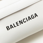 バレンシアガ BALENCIAGA ベルトバッグ/ボディバッグ エブリディ ベルトパック ブランホワイト  メンズ レディース 552375 DLQ4N 9060