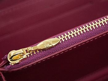 ルイヴィトンLOUIS VUITTON ヴェルニ ラウンドファスナー長財布 ポルトフォイユ・クレマンス　マゼンタ　M90972