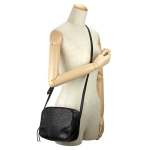 グッチ ショルダーバッグ GUCCI  マイクロ グッチシマ レディース BLACK ブラック 黒 GG 型押し クロスボディ 上品 カジュアル 449413 BMJ1G 1000​