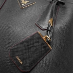 プラダバッグ PRADA トートバッグ/ショルダーバッグ サフィアーノ キュイール 【SAFFIANO CUIR】 ブラック&フォーコレッド  レディース 1BG775 2A4A F0LJ4​