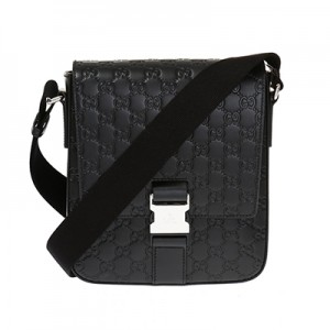 GUCCI グッチ  シグネチャー ショルダー バッグ GG 男性 メンズ ギフト プレゼント 473877CWCBN1000