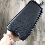 ルイヴィトン LV ツイストMM チェーンショルダーバッグ エピ ノワール ブラック M50282