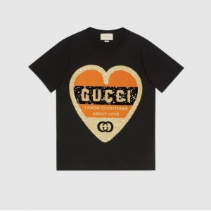 グッチ “LOVE” プリント オーバーサイズ Tシャツ ブラック 492347 XJB72 1082