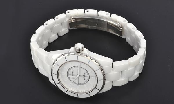 シャネル  Ｊ１２ ３８ ホワイトファントム H3443