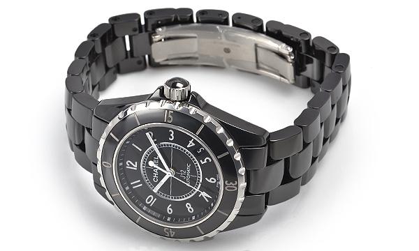 シャネル  Ｊ１２ ３８ H0685
