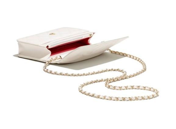 シャネル CHANEL チェーンウォレット ゴートスキン ホワイト AP2020 B05132 10601