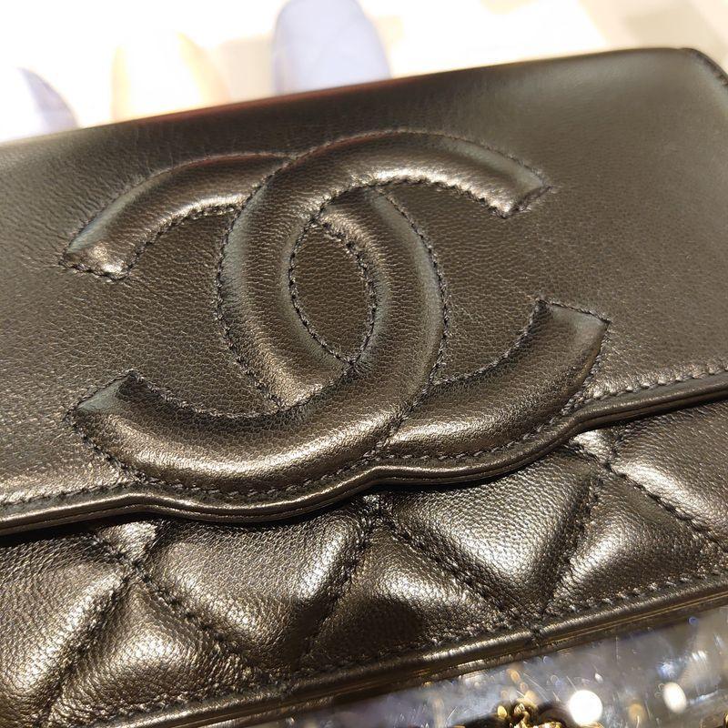 シャネル CHANEL チェーンウォレット ゴートスキン ホワイト AP2020 B05132 94305