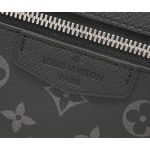 LOUIS VUITTON ルイヴィトン『タイガ アウトドア メッセンジャー PM』 メンズ ショルダーバッグ M30233