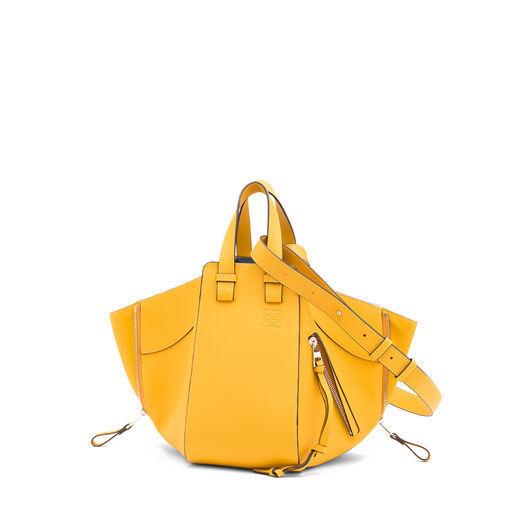 LOEWE322.30HS20 4293 ハンモック スモール バッグ  387.30AS35　8258