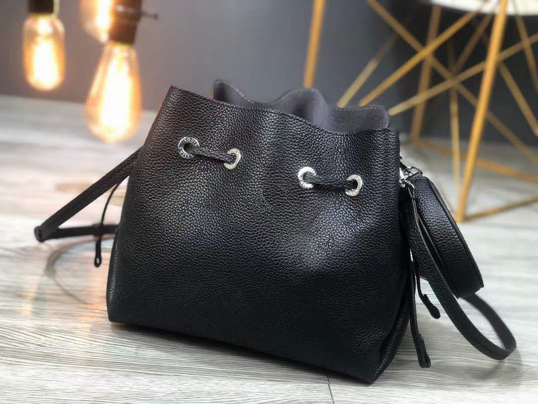 ルイヴィトン Louis Vuitton ベラ バッグ モノグラム マヒナ  M57070
