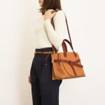 ロエベ LOEWE バッグ レディース 2WAYハンド/ショルダーバッグ ライトキャラメル  [ゲート トップハンドル スモール] 321 12 U61 1945 3639