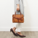 ロエベ LOEWE バッグ レディース 2WAYハンド/ショルダーバッグ ライトキャラメル [ゲート トップハンドルミニバッグ] 321 12 Z99 3649