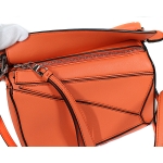 ロエベ LOEWE バッグ ショルダーバッグ 2WAY ミニ パズルバッグ クラシックカーフ オレンジ シルバー金具  レディース 322.30.U95