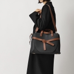LOEWE ロエベ レザー トートバッグ ショルダーバッグ  鞄 レディース 321.12.U60