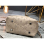 ルイヴィトン LOUIS VUITTON ベラ バッグ モノグラム マヒナ M57201