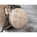 ルイヴィトン LOUIS VUITTON ベラ バッグ モノグラム マヒナ M57201