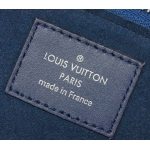 ルイヴィトン  バッグ ヴィトン LV ポーチ ショルダー モノグラム・ジャイアント LVエスカル ポシェット・ドゥーブル ジップ ブルー M69124