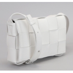 ボッテガヴェネタ BOTTEGA VENETA ショルダーバッグ クロスボディバッグ レディース 578004 VMAY1 9007