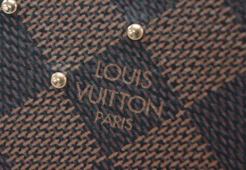 ルイヴィトン　ダミエ　LV　ラウンドファスナー長財布　ジッピー・ウォレット　スタッズ　エベヌ N60122