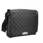 ルイヴィトン ショルダーバッグ LOUIS VUITTON ダミエ・グラフィット ディストリクト PM NV2 N40349