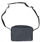 ルイヴィトンヴァージルアブロー/LOUISVUITTON Virgil Abloh 【 ユーティリティ・メッセンジャー】ダミエグラフィットショルダーバッグ ブラック N40280​